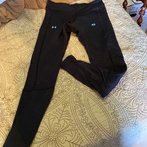 Under Armour size small navy fitted leggings